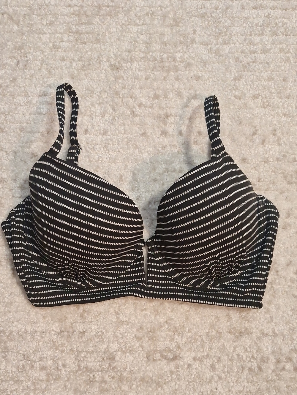 NWOT Soft Cup V - Notched Push Up Biniki Top | Black White Stripe | Size D/DD